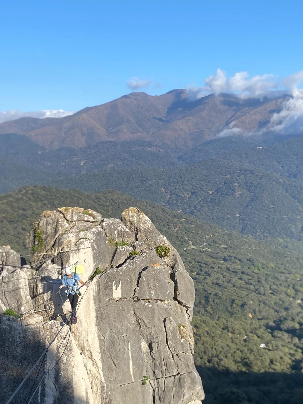 Panorámica de la Sierra Crestellina desde la vía ferrata