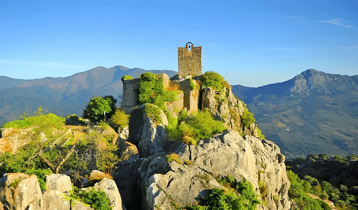 Vía ferrata Castillo del Águila en Gaucín: progresión por la pared